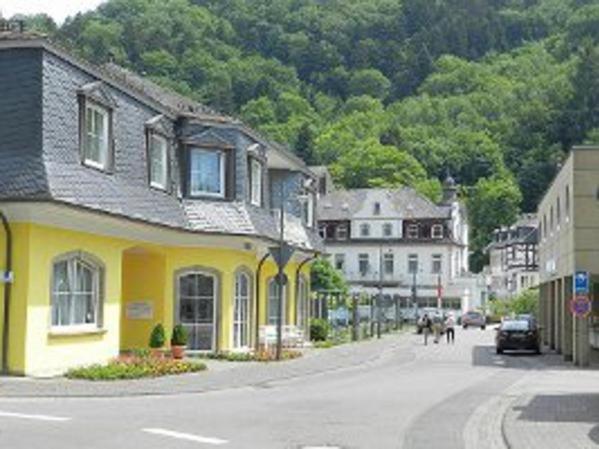 Hotel Restaurant Zumbusch Bad Bertrich Buitenkant foto